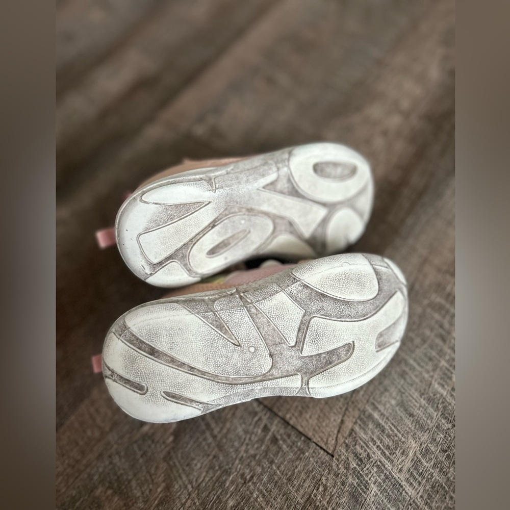 Oshkosh Toddler Girls Shoes size 10 - Picture 8 of 9